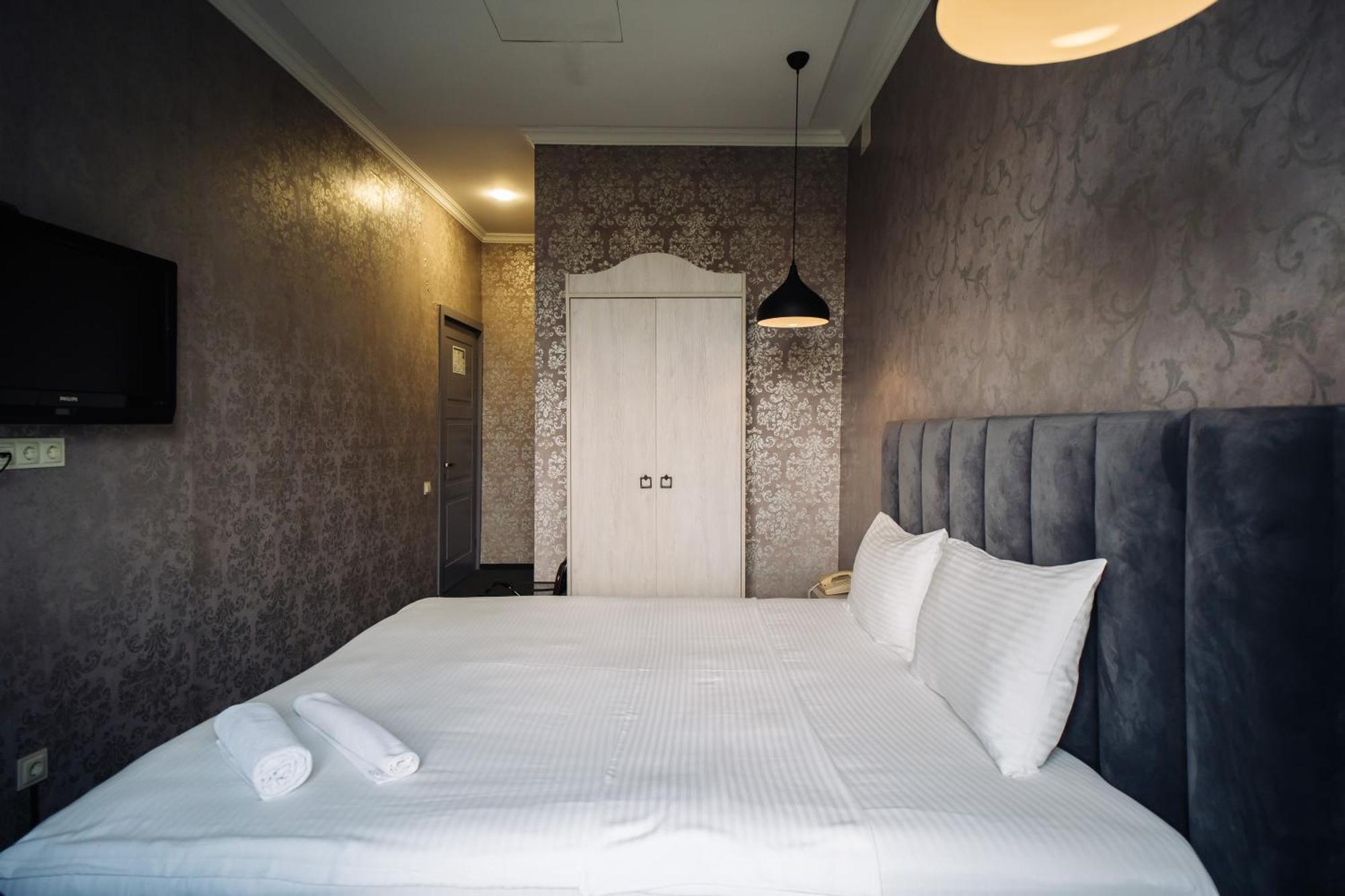 Hotel Day Inn Tbilisi Exteriör bild