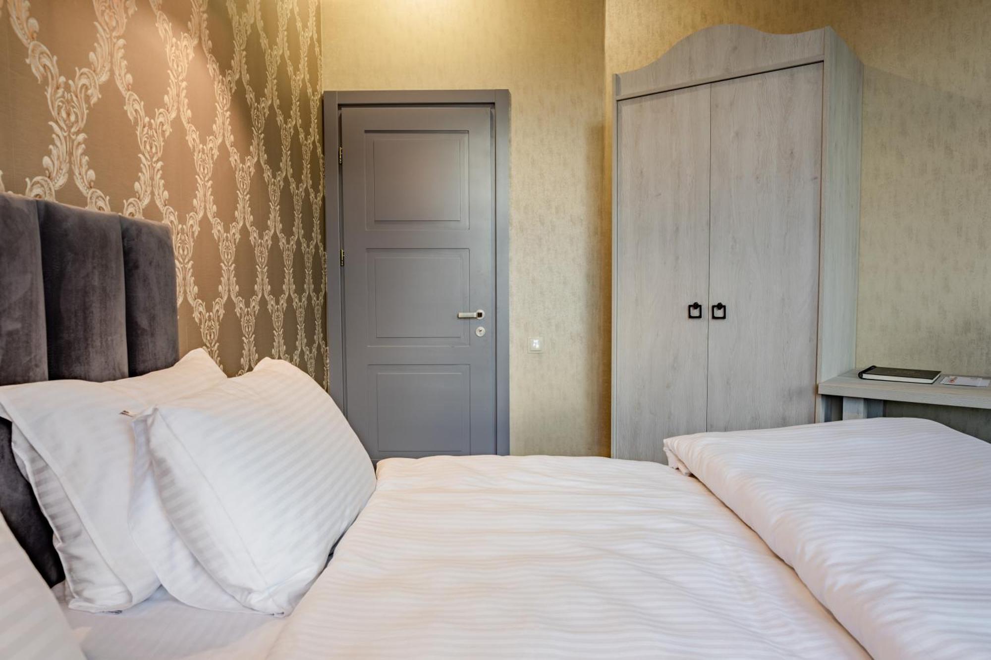 Hotel Day Inn Tbilisi Exteriör bild