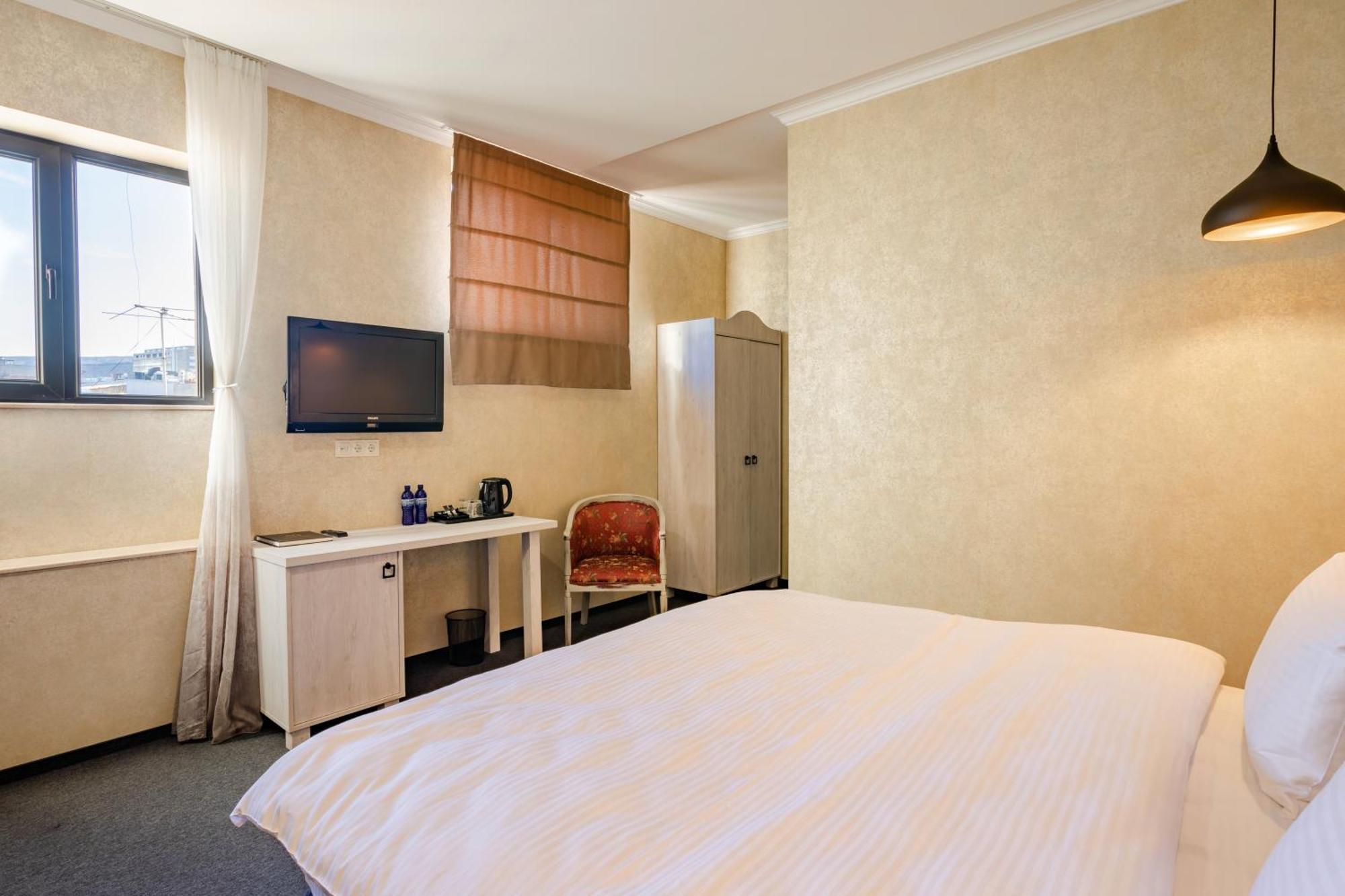 Hotel Day Inn Tbilisi Exteriör bild